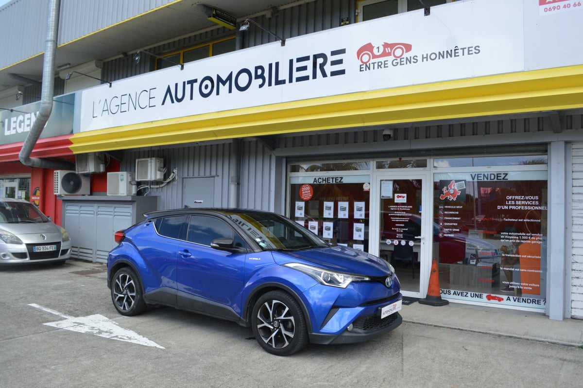 Toyota C-HR 122h Graphic 2WD E-CVT — 1