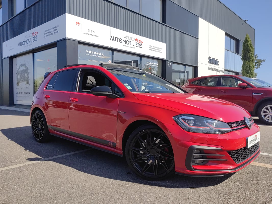 Volkswagen Golf GTI 2.0 TFSI AKRAPOVIC — 1