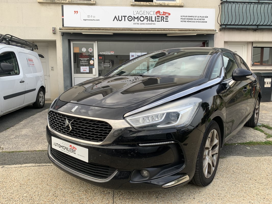 DS DS 5 180 cv - Executive - Boite auto - Toit panoramique — 1