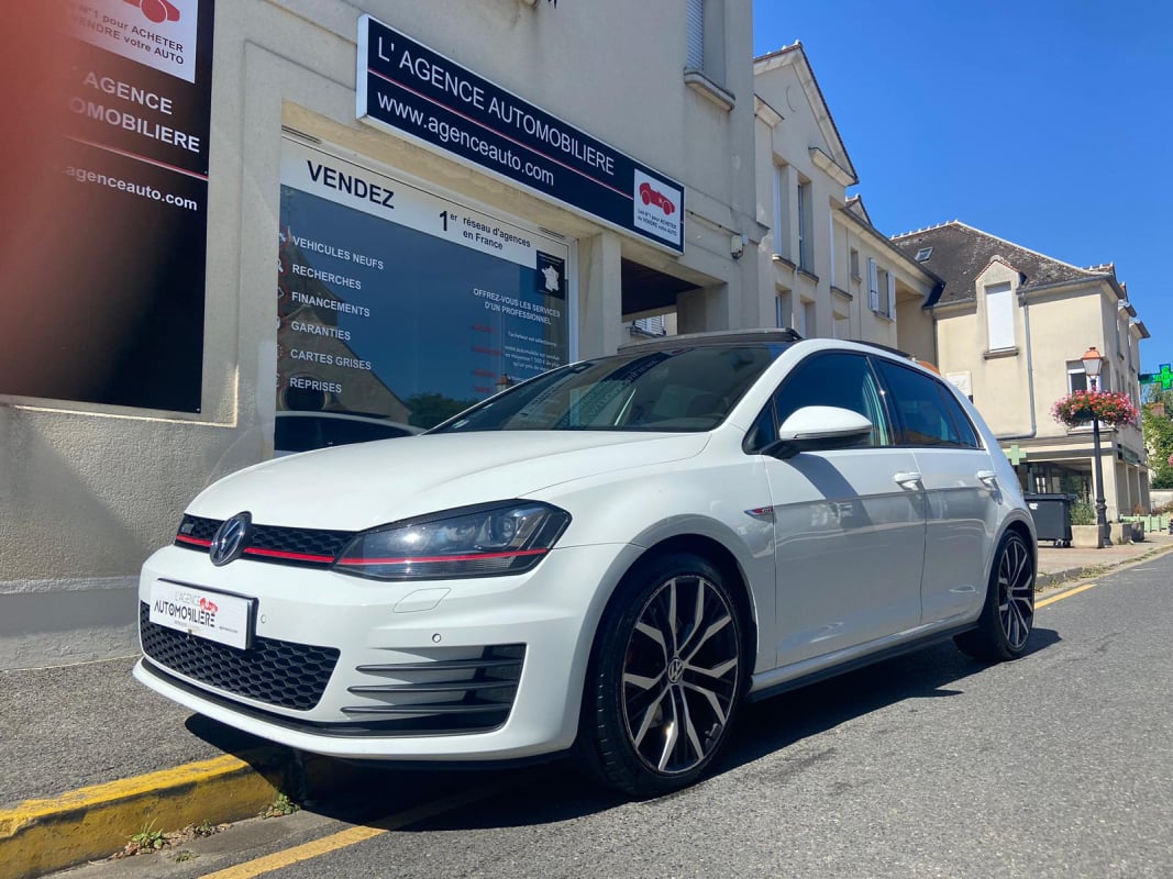 Volkswagen Golf GTI 220cv DSG — 1