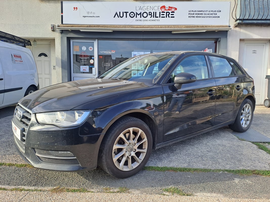 Audi A3 Sportback Série 3 Sportback 1.6 TDi S-Tronic7 110 cv Boîte auto BUSINESS LINE — 1