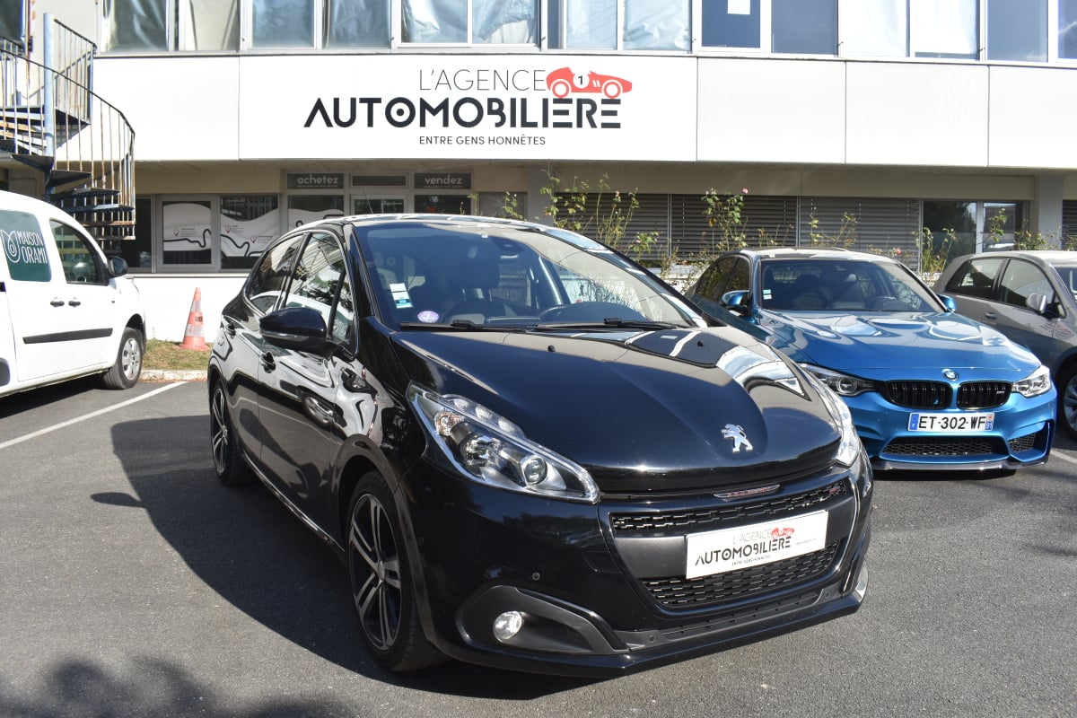 Peugeot 208 GT Line Phase 2 5 Portes 1.2 Puretech EAT6 110 cv Boîte auto — 1