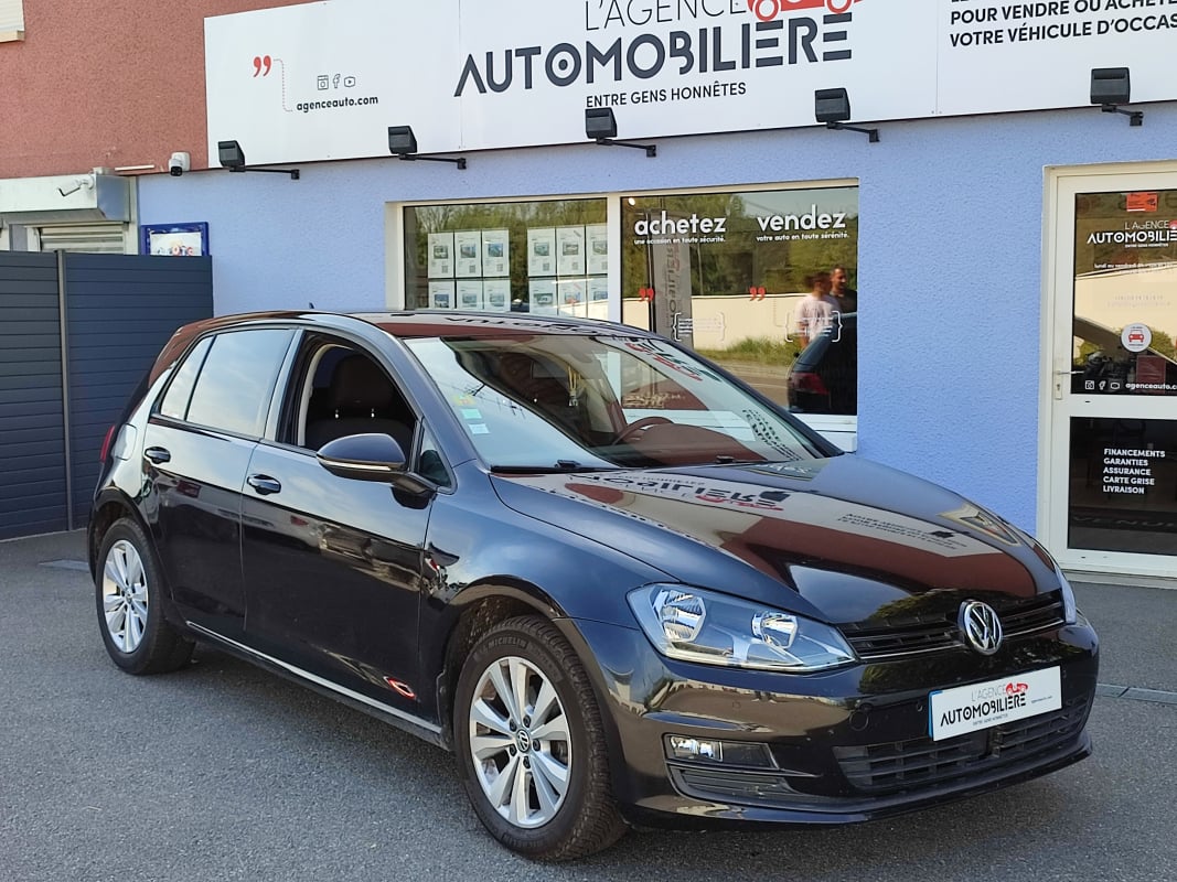 Volkswagen Golf 1.6 TDI 105 Confortline — 1