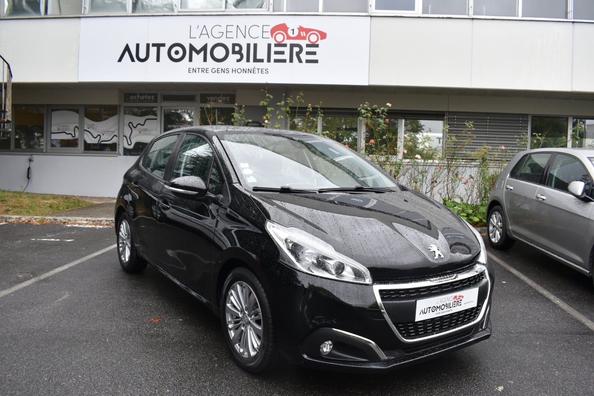Peugeot 208 Signature Phase 2 5 Portes 1.2 VTi 82 cv — 1