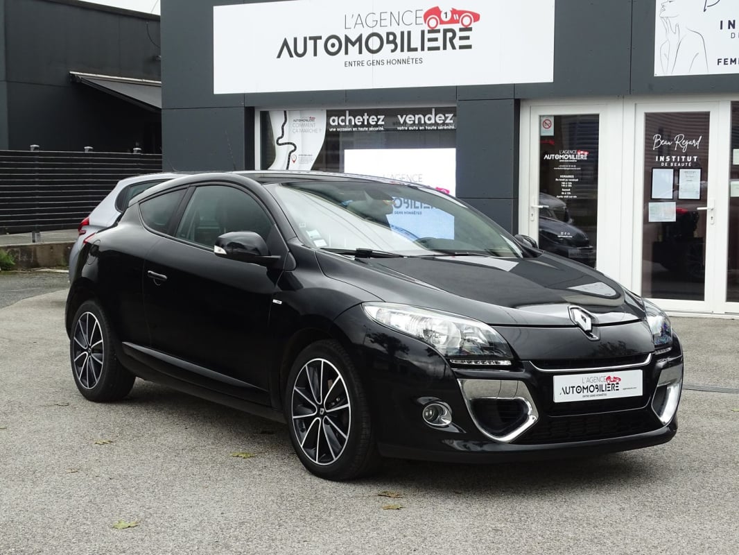 Renault Megane coupe III 1.5 dCi 110 ch BOSE BVM6 — 1