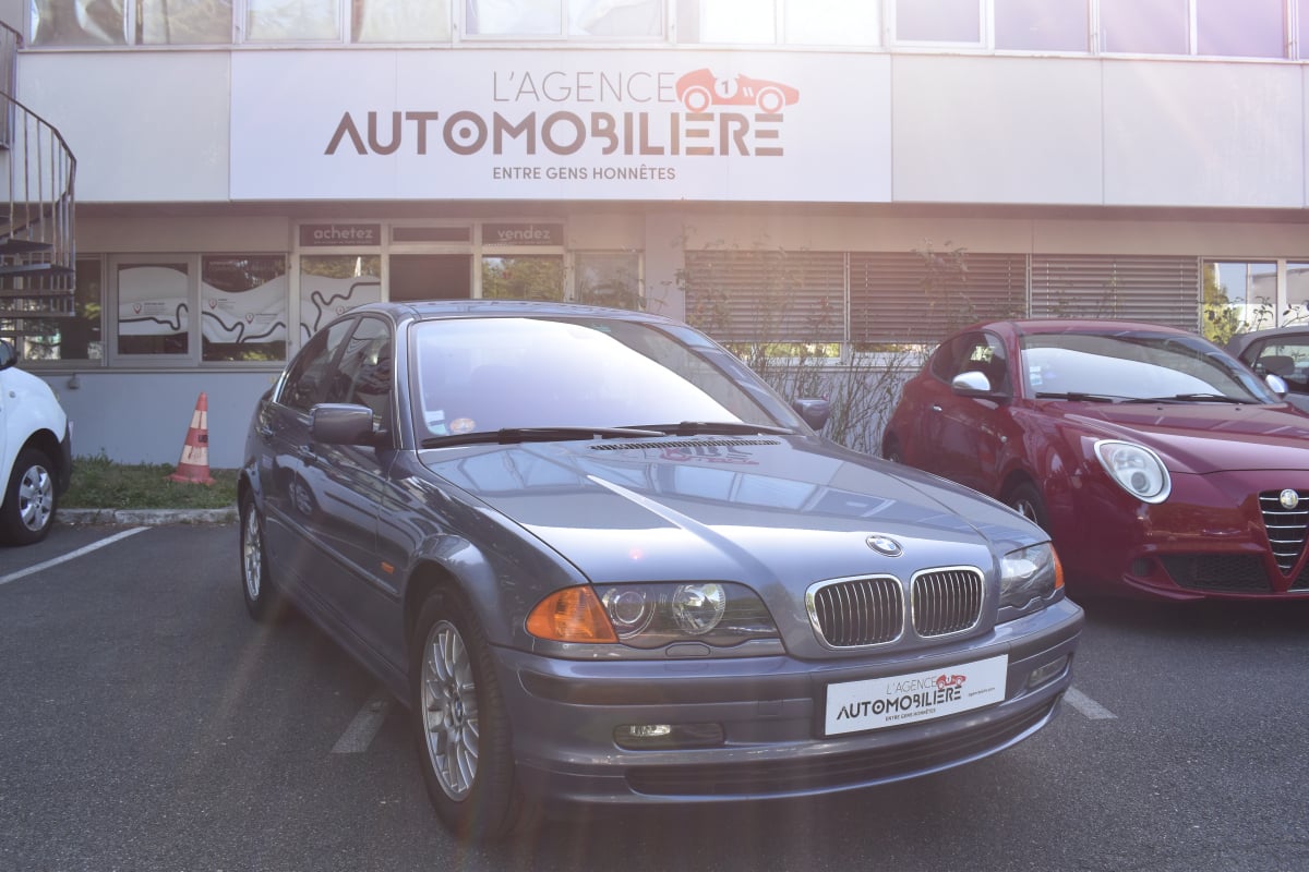 BMW Série 3 (E46) Berline 323i 2.5 i 24V 170cv 1ère main — 1