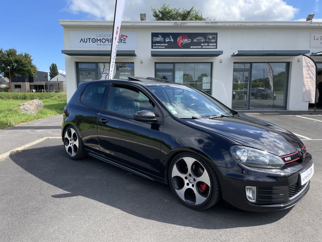 Volkswagen Golf 2.0 GTI 210 CV — 1