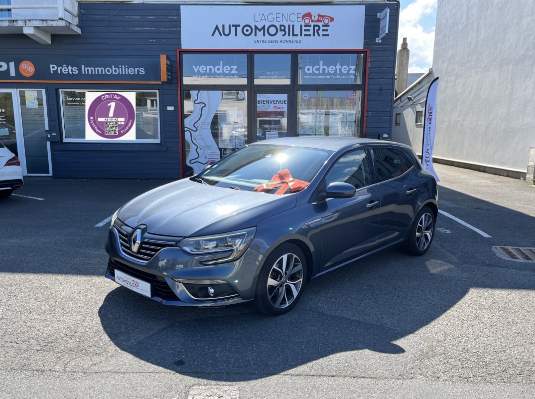 Renault Megane 1.2 TCe 130 cv BVM6 INTENS 4 cylindres — 1