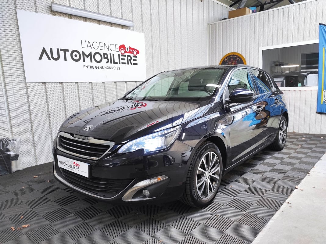 Peugeot 308 1.6 BLUEHDI 120 ALLURE — 1
