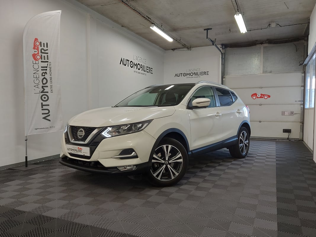 Nissan Qashqai II (2) 1.3 DIG-T 140 N-CONNECTA + 1ERE MAIN — 1