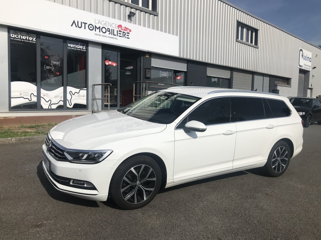 Volkswagen Passat SW 2.0 CONNECT 150 CH — 1