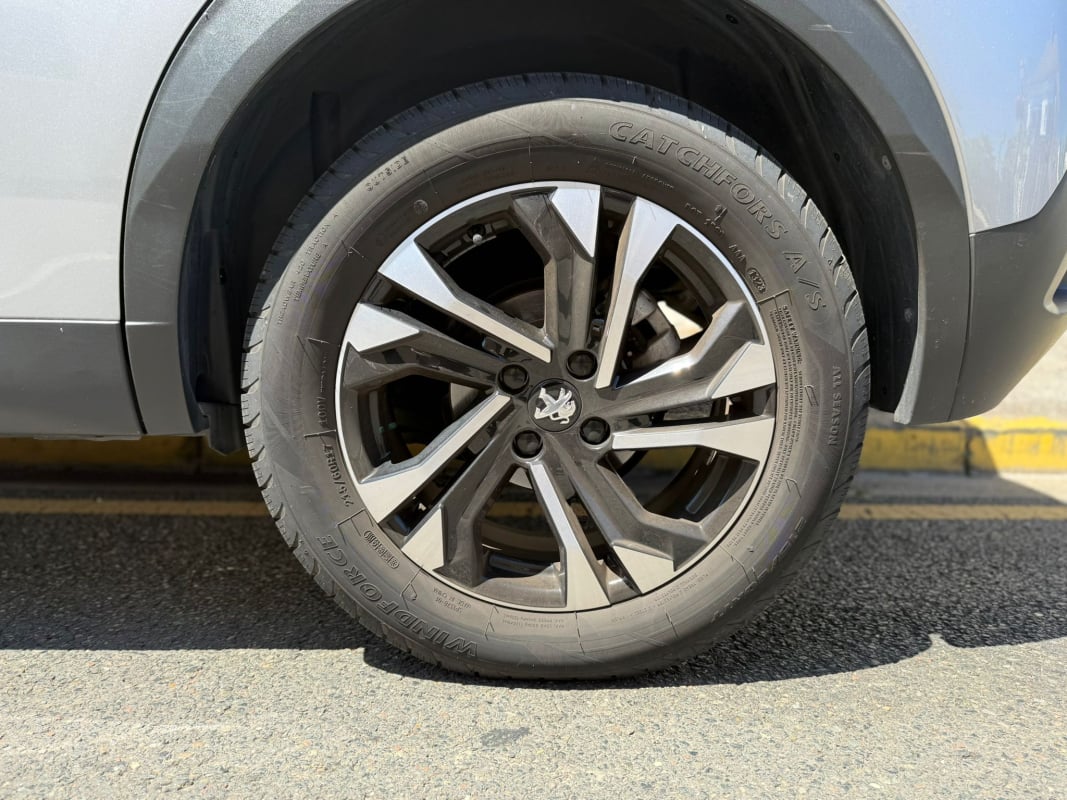 Peugeot 2008 130cv EAT8 ALLURE PACK — 18