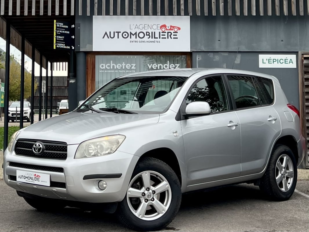 Toyota RAV4 2.2 D4-D 136 4X4 VX / 1°Main — 1