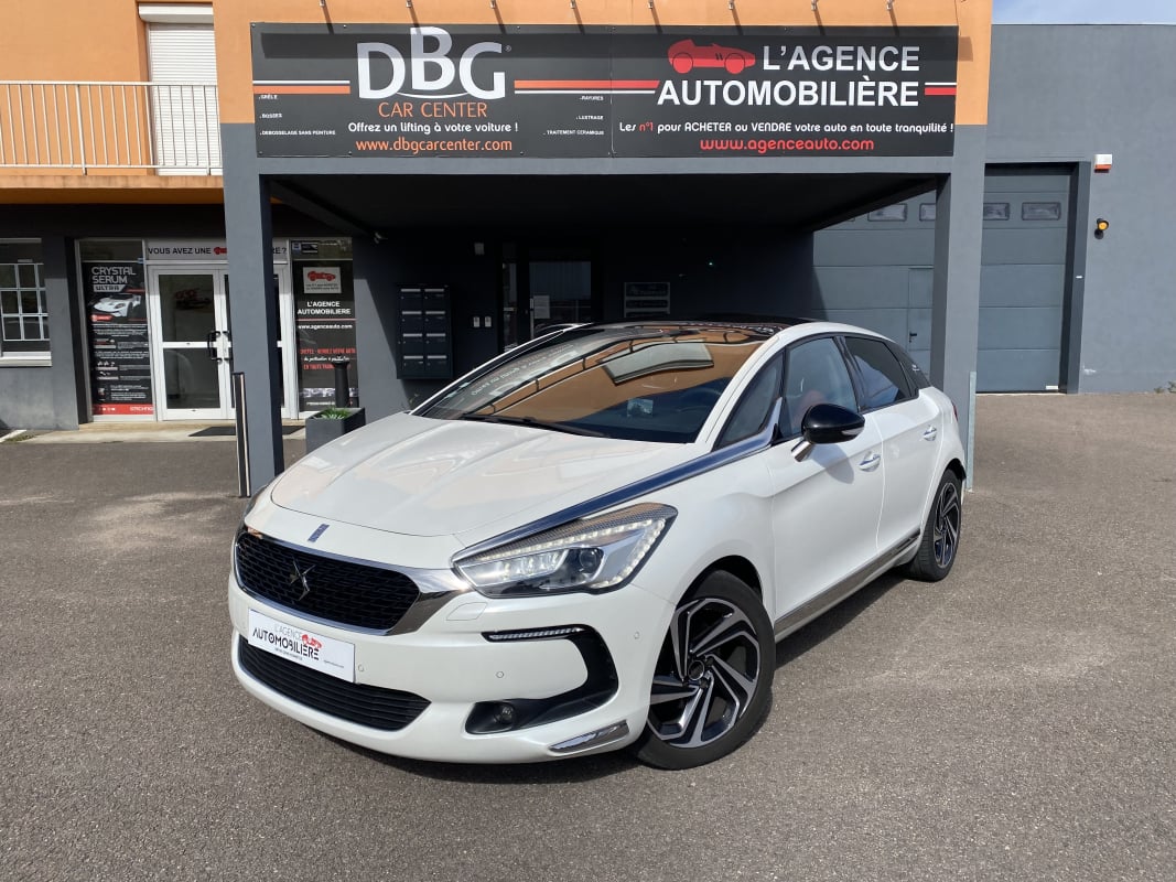 DS DS 5 1.6 THP 165cv Sport Chic - Attelage/Cuir rouge/Sièges chauffants-électriques-massants/Caméra — 1