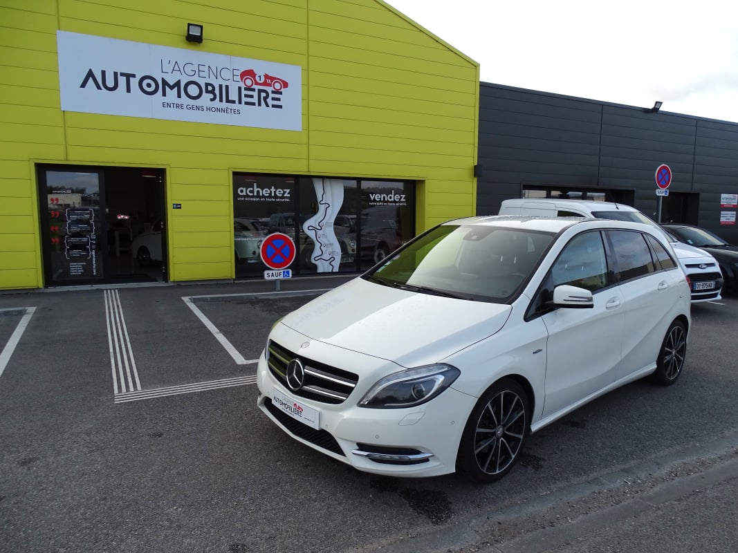 Mercedes-Benz Classe B B200 156CV BlueEFFICIENCY Finition Sport — 1