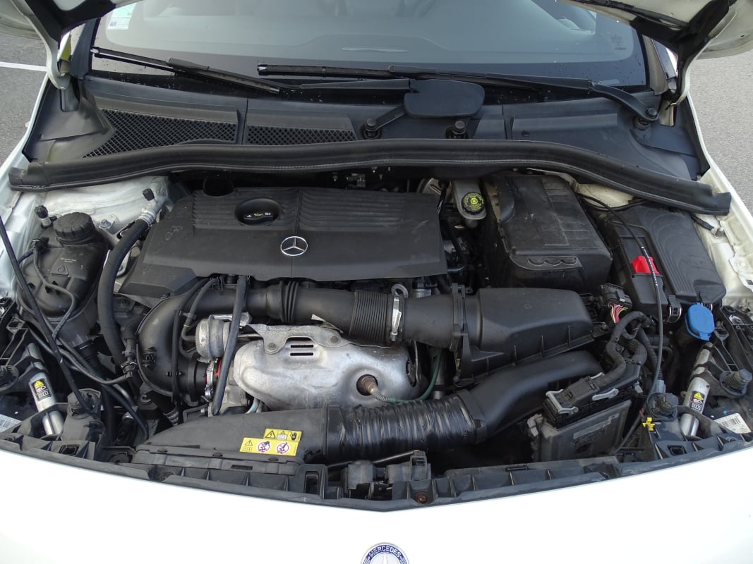 Mercedes-Benz Classe B B200 156CV BlueEFFICIENCY Finition Sport — 33