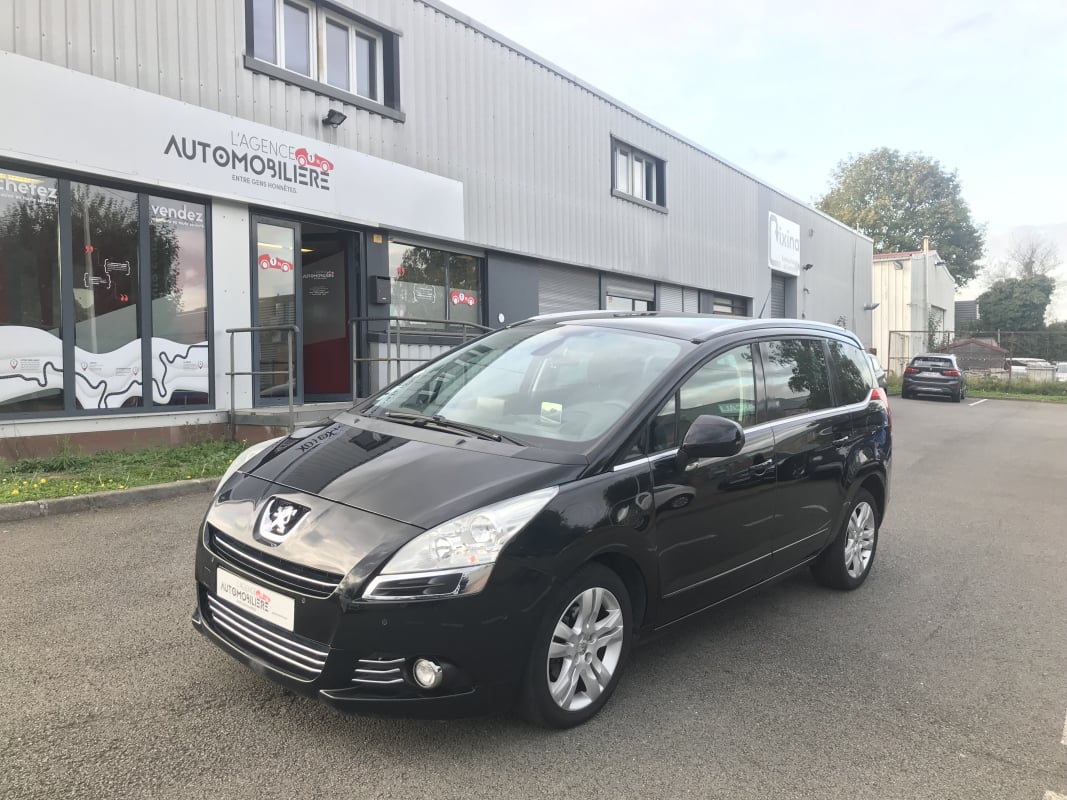 Peugeot 5008 1.6 HDI ALLURE 114 CH 7 PLACES — 1