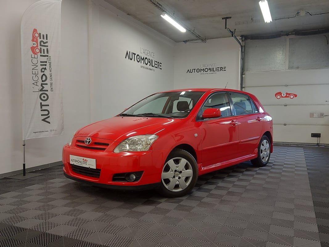 Toyota Corolla IX 90 D-4D LINEA SPORT 5P — 1