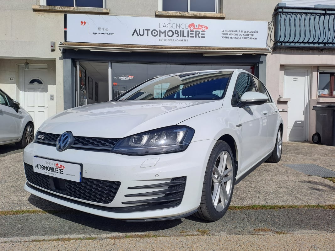 Volkswagen Golf VII GTD 2.0 TDI 16V Blue Motion S&S 184 cv SUIVI COMPLET — 1