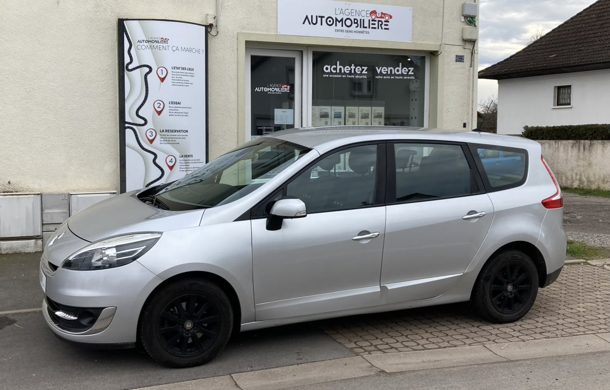 Renault Grand Scenic III 1,5 dci 110 Carminat TomTom BVM6 5 places — 1