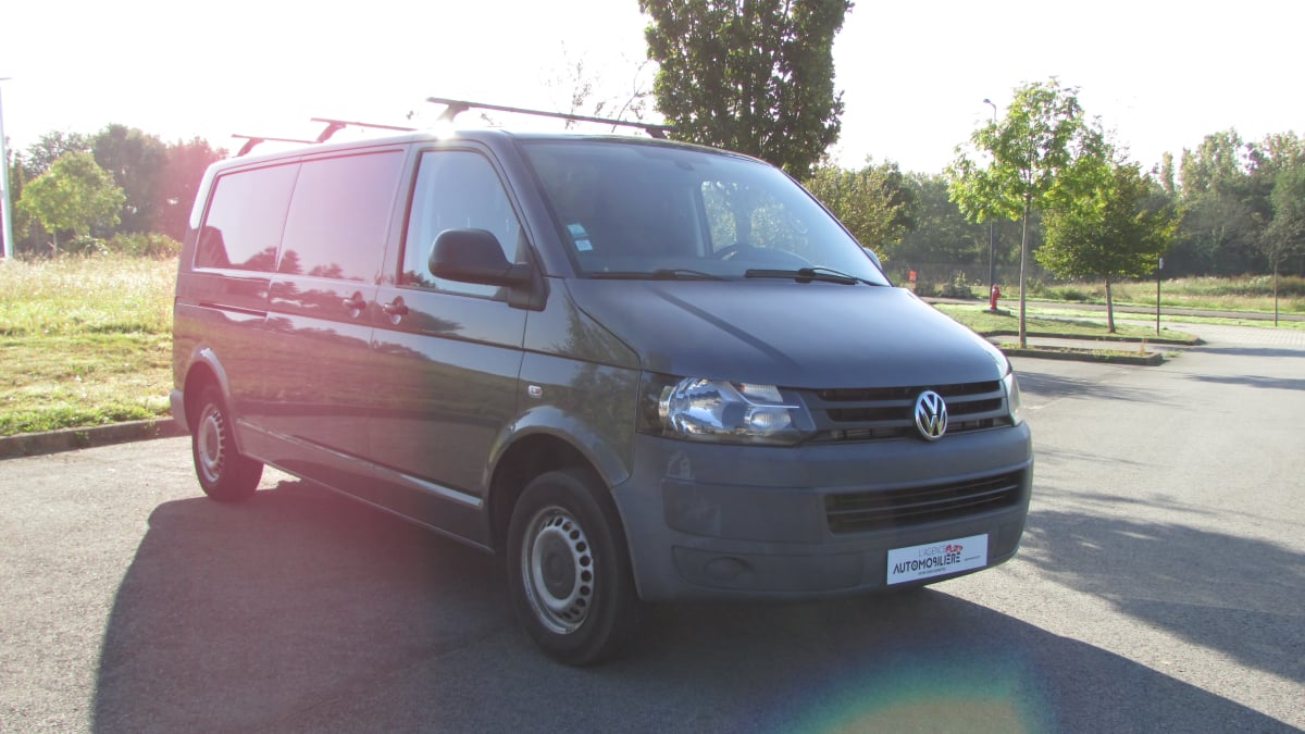 Volkswagen Transporter 2,0L TDI 140CH L2H1 DSG7 — 1
