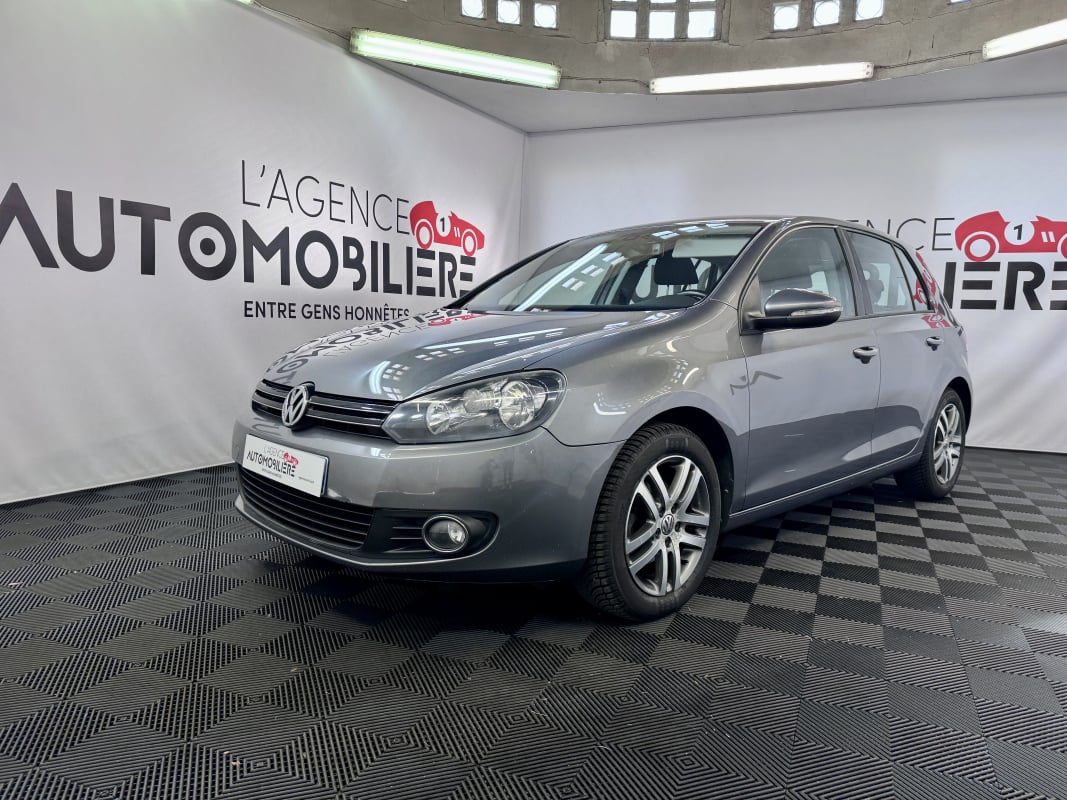 Volkswagen Golf 1.6 TDI 105 CONFORT LINE (Attelage) — 1