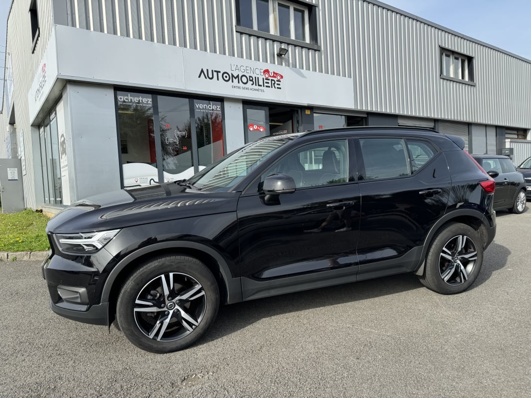 Volvo XC40 T3 163CH GEARTRONIC R-DESIGN — 1