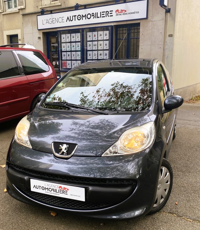 Peugeot 107 1.0 70 TRENDY 2-TRONIC BVA — 1