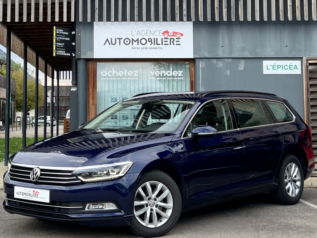 Volkswagen Passat SW TDi 120ch BlueMotion Carat DSG / 1°Main — 1