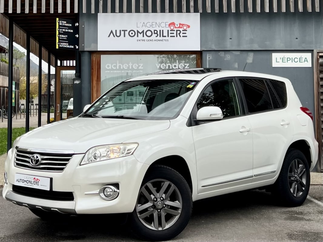 Toyota RAV4 2.2 D-4D 150 ch White Edition 4WD — 1
