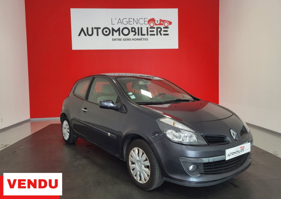 Renault Clio III 1.6 110 CH 3 PORTES + REGULATEUR CLIM — 1