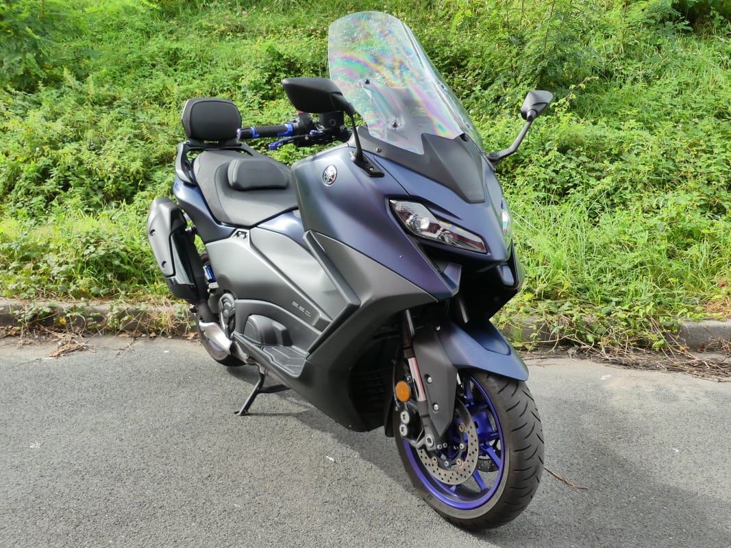 Yamaha T-MAX 560 ICON BLUE — 1