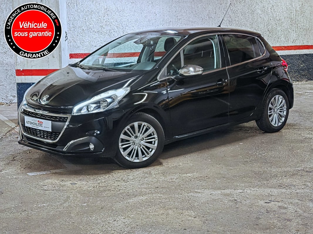 Peugeot 208 1.2 PureTech 110 Allure BVM6 1ère Main — 1