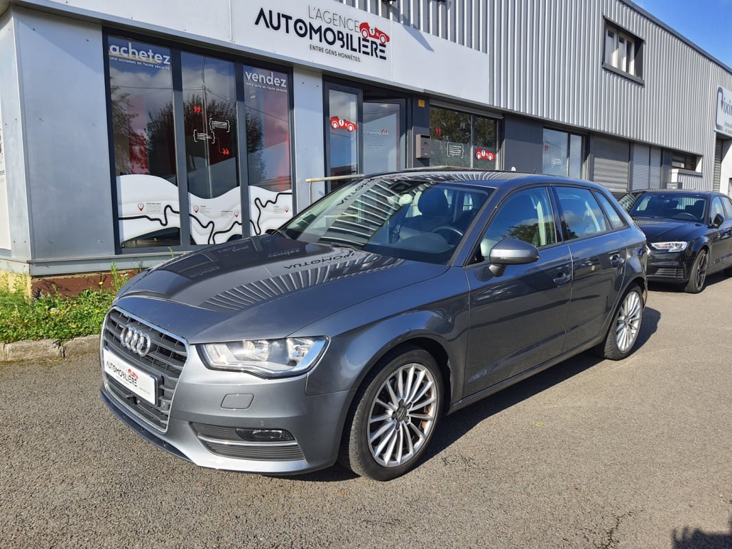 Audi A3 Sportback 1.6 TDI 105 CH AMBITION LUXE GARANTIE 12 MOIS — 1