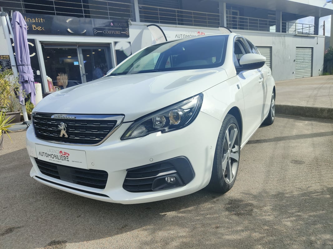 Peugeot 308 GENERATION-II 1.2 PURETECH 130 TECH EDITION — 1