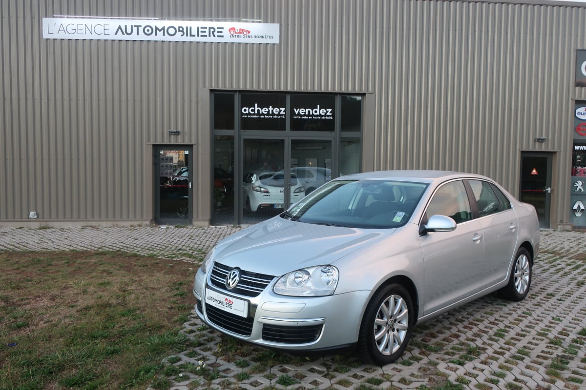 Volkswagen Jetta 1.4 Tsi 16V Confortline 122Cv — 1