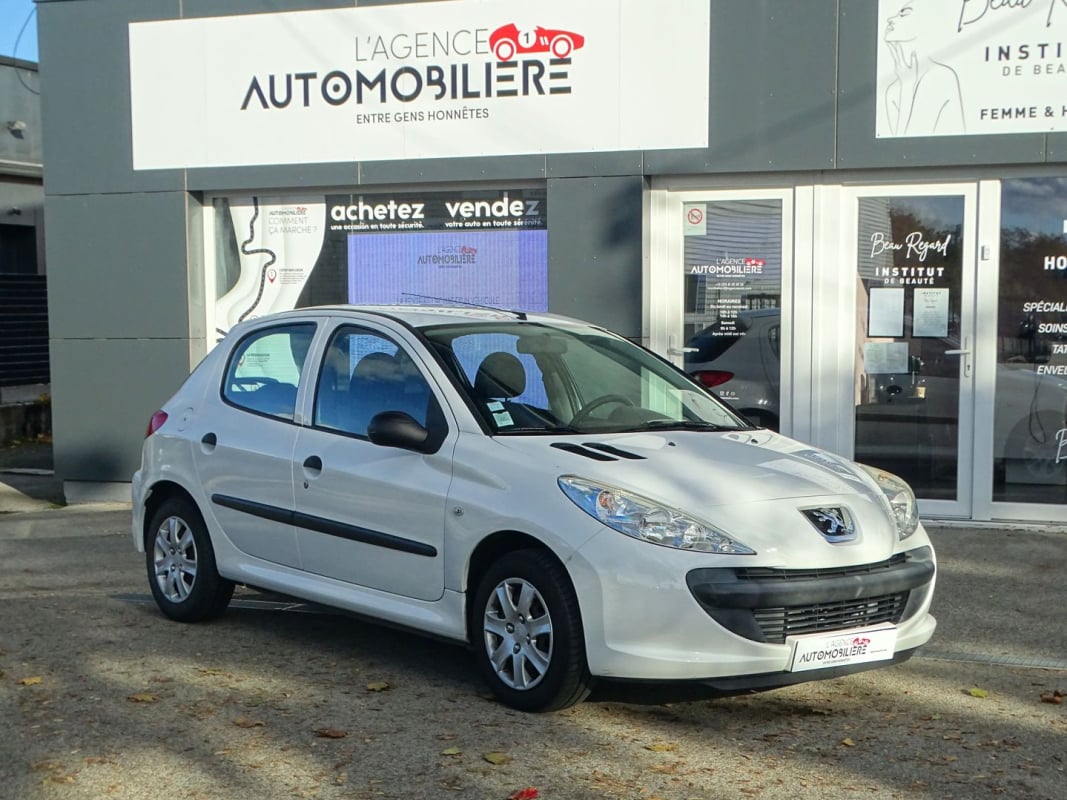 Peugeot 206+ 1.1 i 60 ch Urban BVM5 — 1