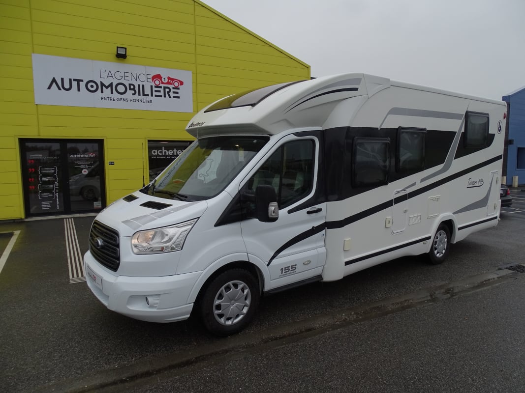 Ford Transit Transit Traction 350 L4 2.2 TDCi Châssis cabine Extra-Long 155 cv — 1
