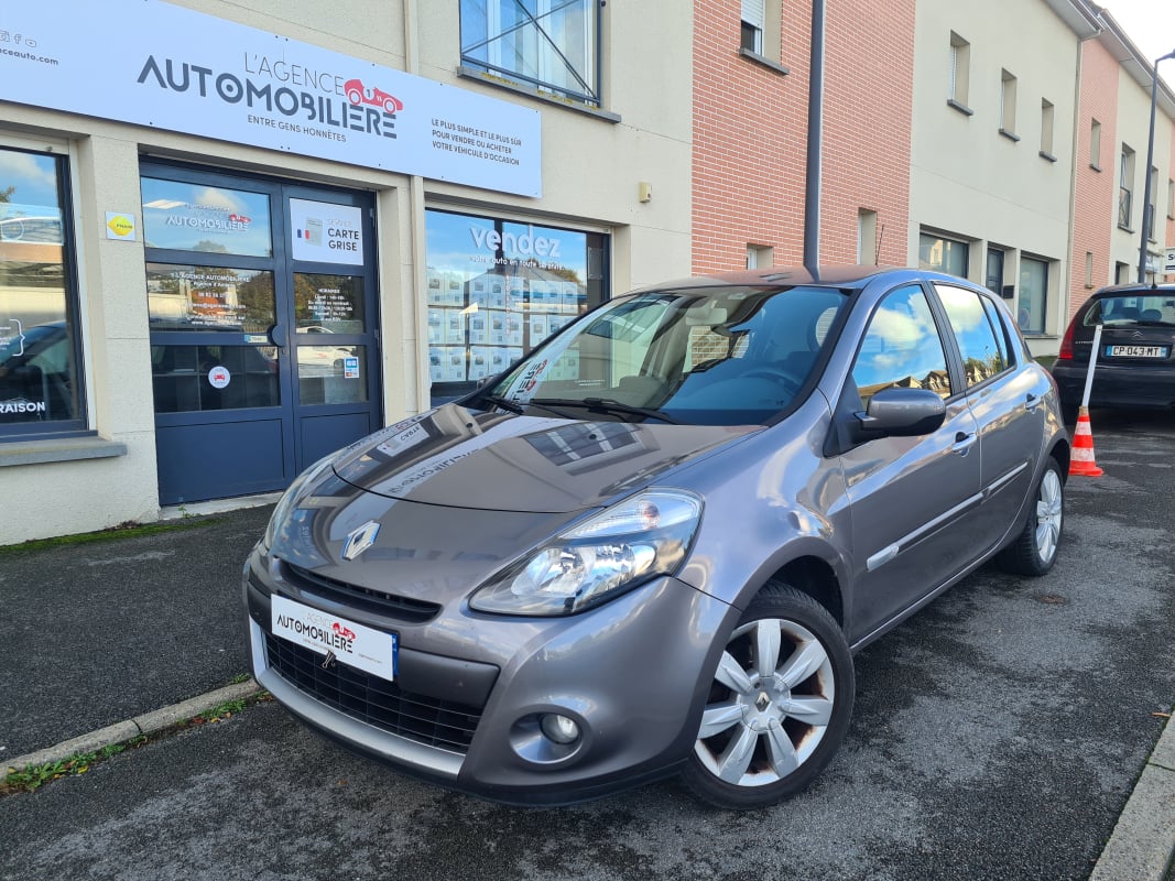Renault Clio III (2) 1.5 DCI 85 EDITION TOMTOM 5P — 1