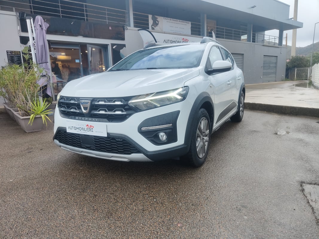 Dacia Sandero STEPWAY 1.0 TCE 90 ESSENTIEL — 1