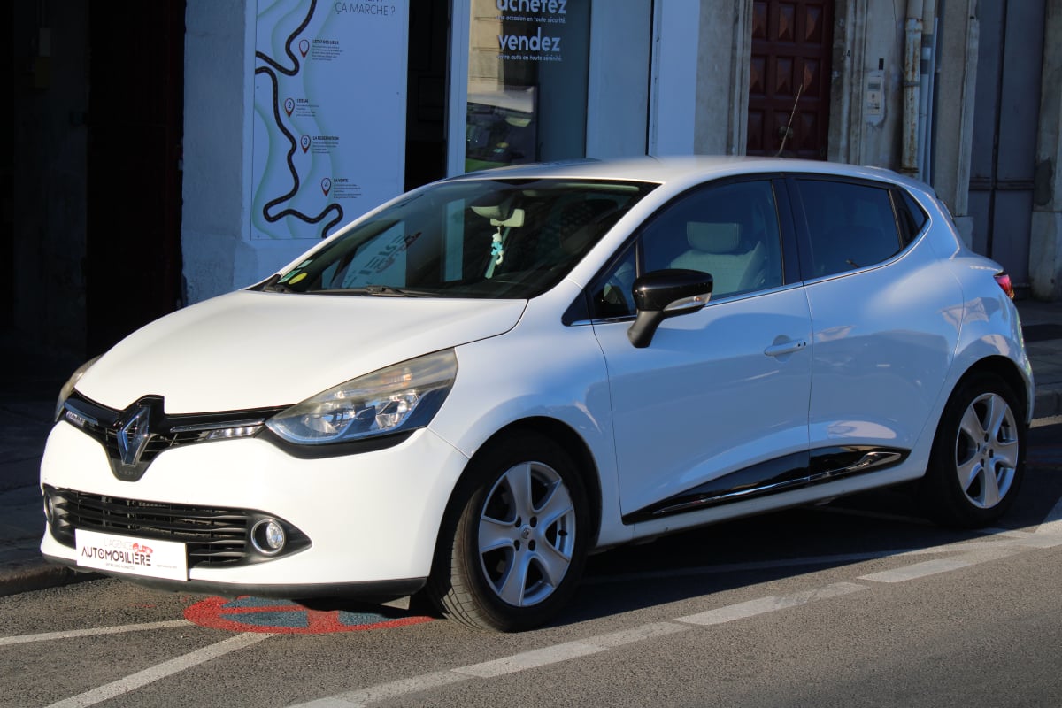 Renault Clio 1.5 DCI 90 ENERGY INTENS ( Entretien complet, Attelage, Radar Arr ... ) — 1