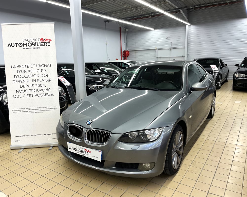 BMW Série 3 Coupé E92 330XI 272 LUXE — 1