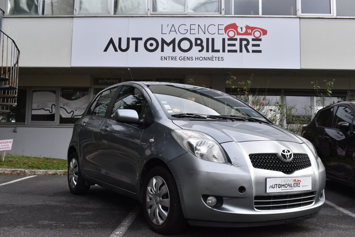 Toyota Yaris 2 Fab. France 5 portes 1.4 D4-D 90 cv — 1