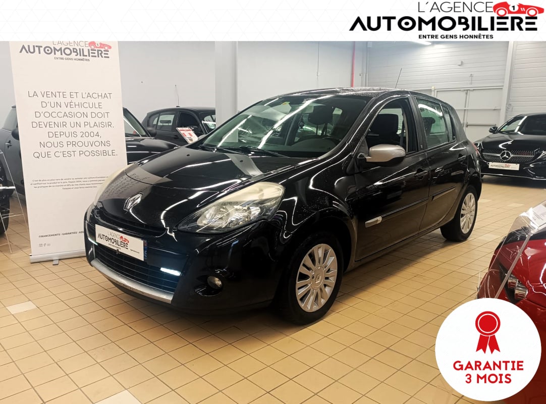 Renault Clio III 1.2 TCE 100 20EME ANNIVERSAIRE — 1