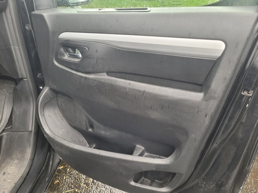 Peugeot Traveller 2L BLUEHDI 180CV — 2