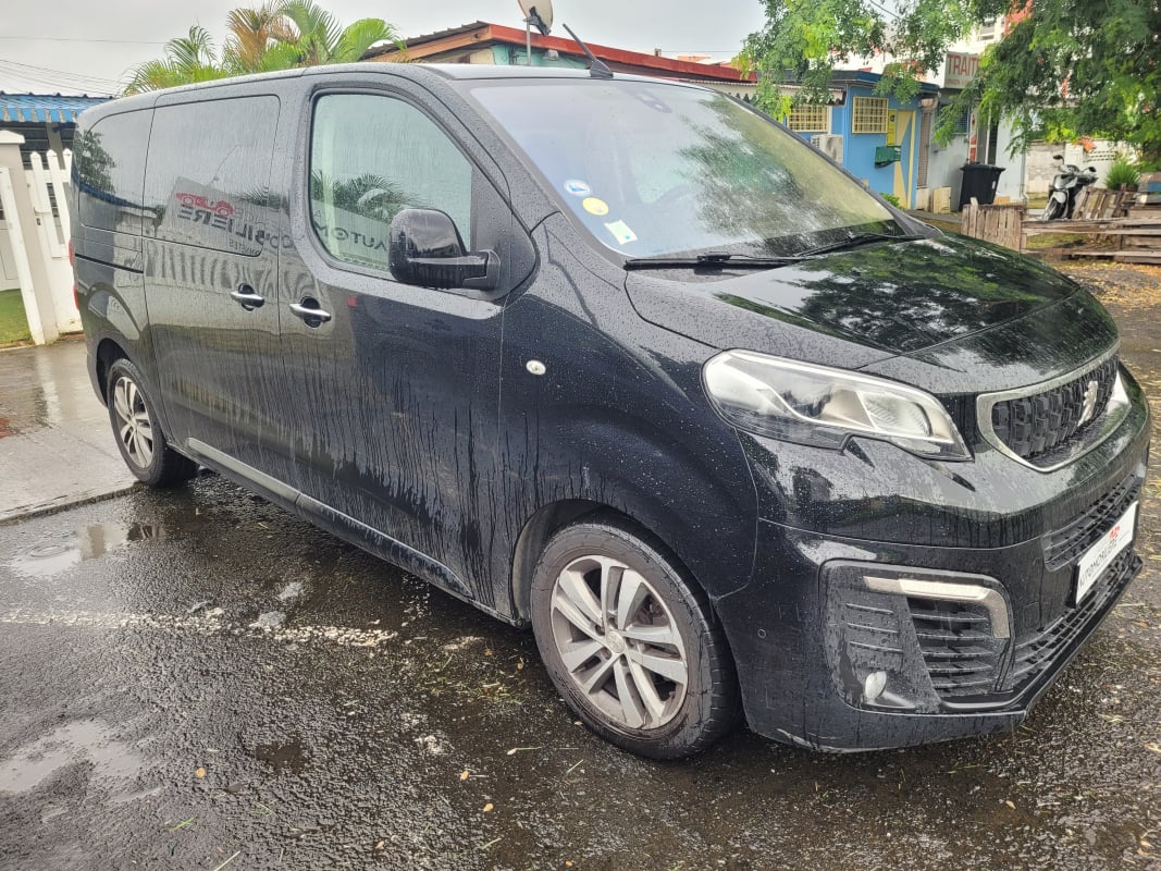 Peugeot Traveller 2L BLUEHDI 180CV — 12