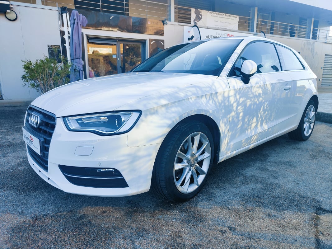 Audi A3 1.6 TDI 110 AMBIENTE — 1