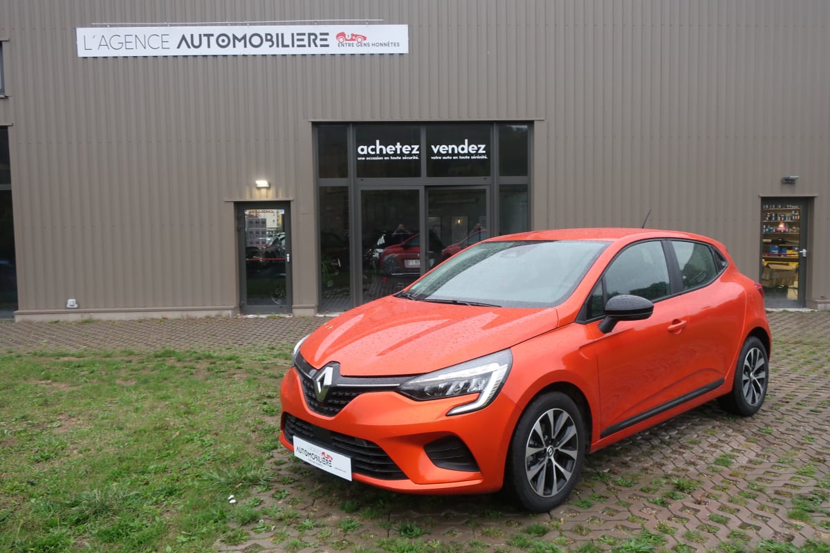 Renault Clio 1.0 TCe Equilibre 90Cv — 1