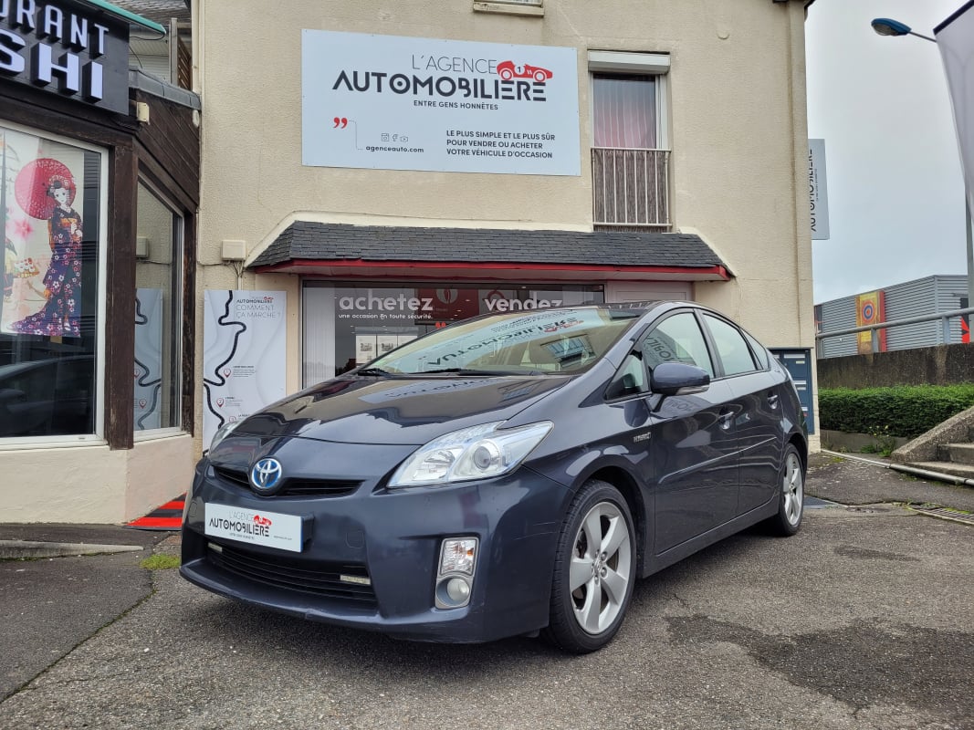 Toyota Prius 1.8 136H 100 HYBRID DYNAMIC BVA — 1