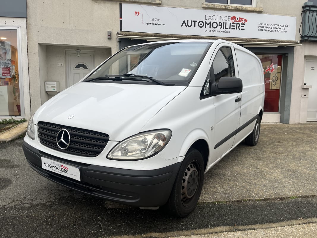 Mercedes-Benz Vito 109 CDi Fourgon 95 cv Compact - Attelage — 1